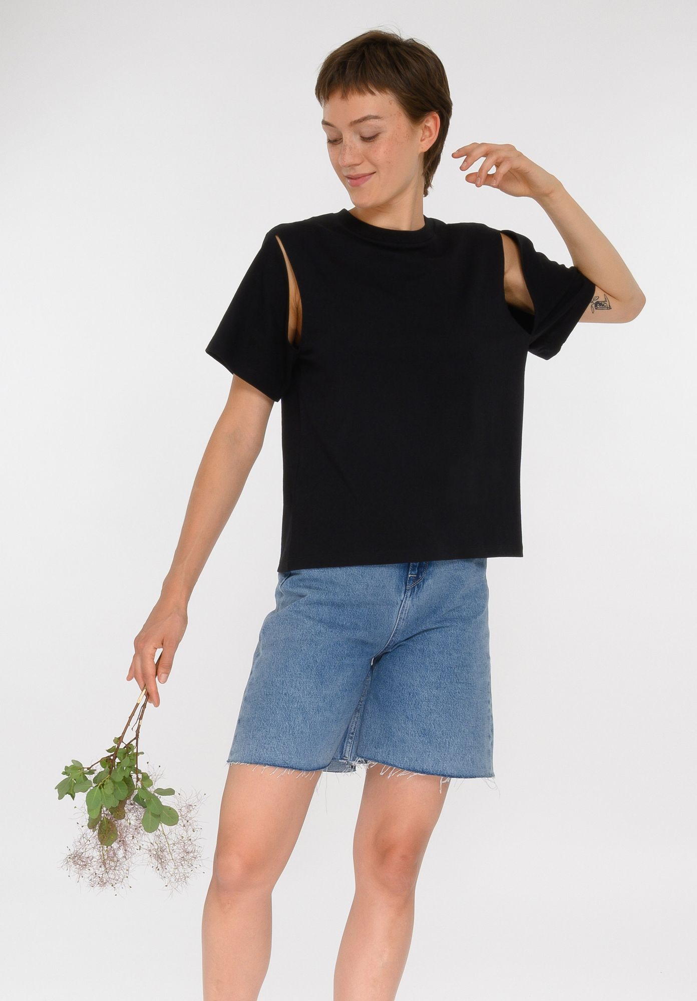 TT135 T-Shirt With Cut Outs (GOTS)