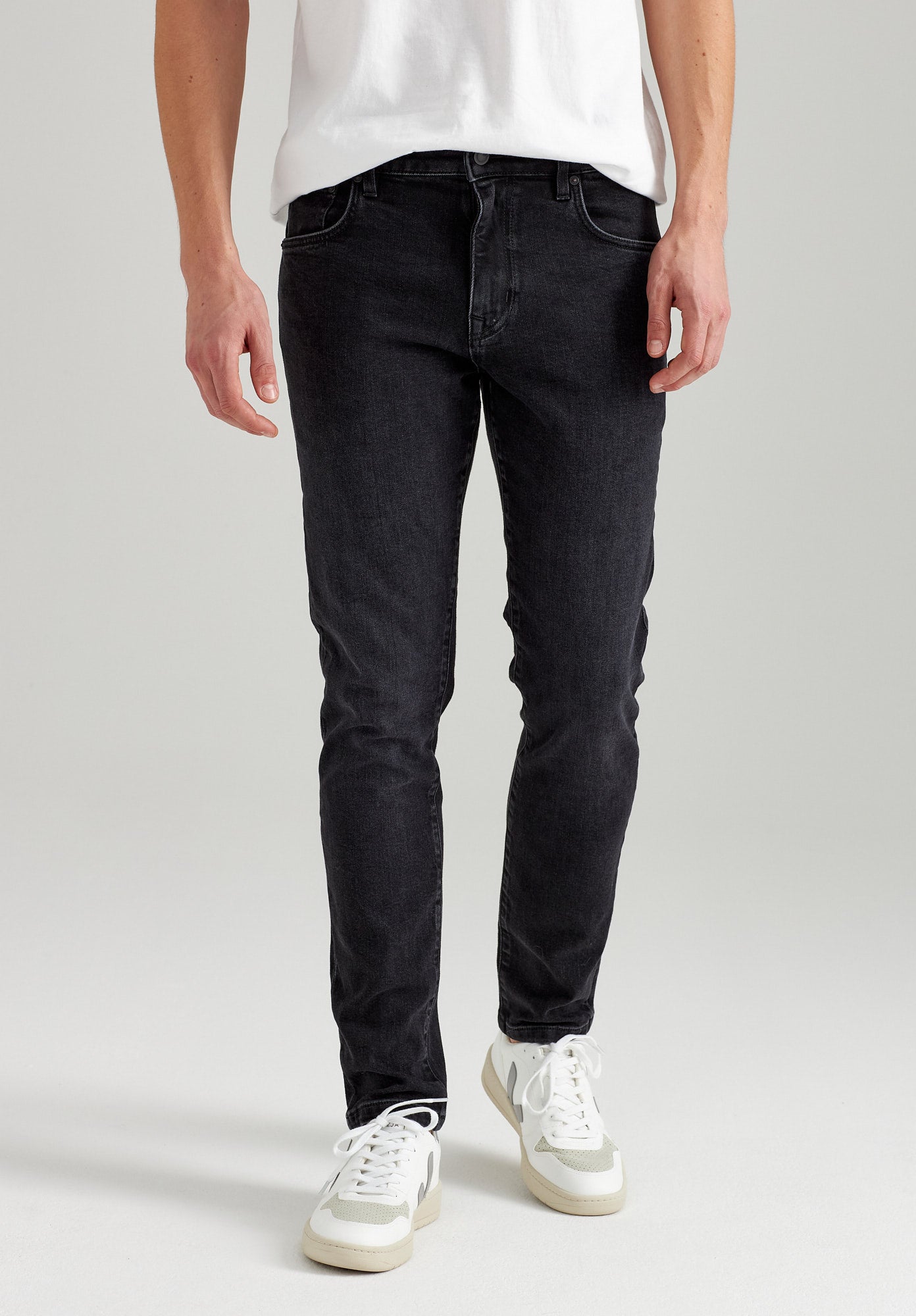 TT204 Slim Jeans