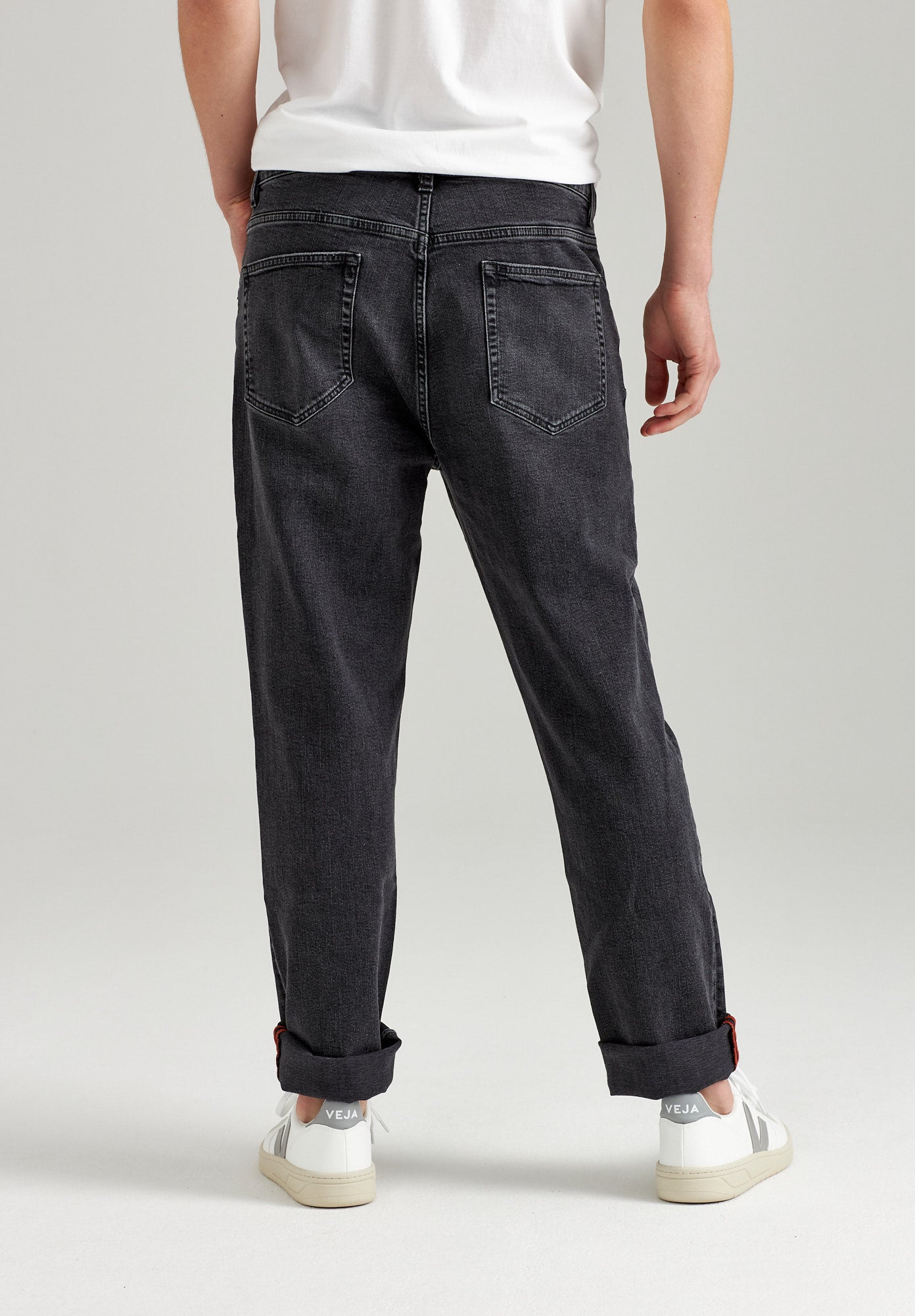TT205 Straight Jeans