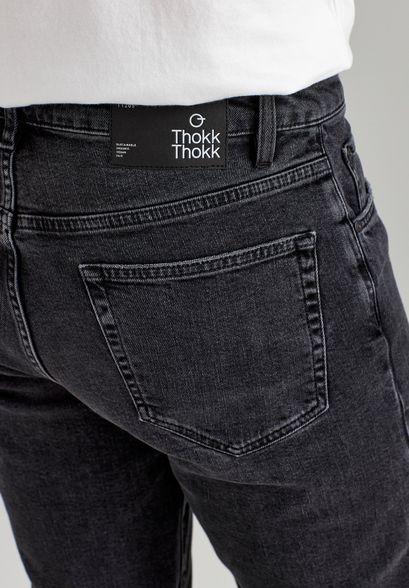 TT205 Straight Jeans