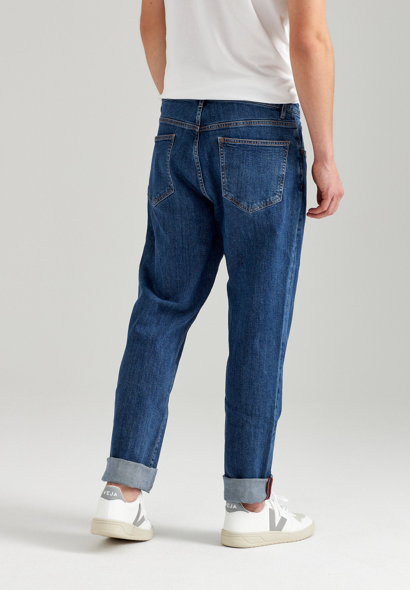 TT205 Straight Jeans