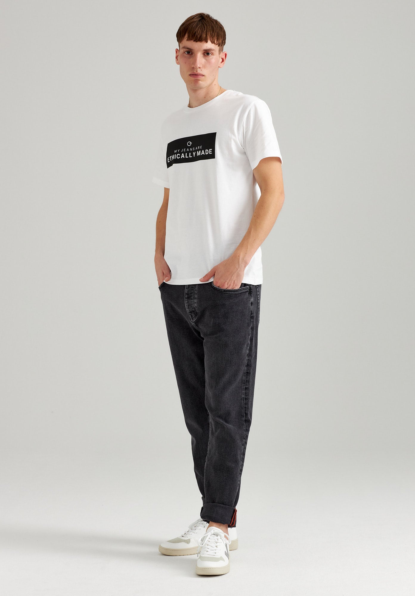 TT205 Straight Jeans