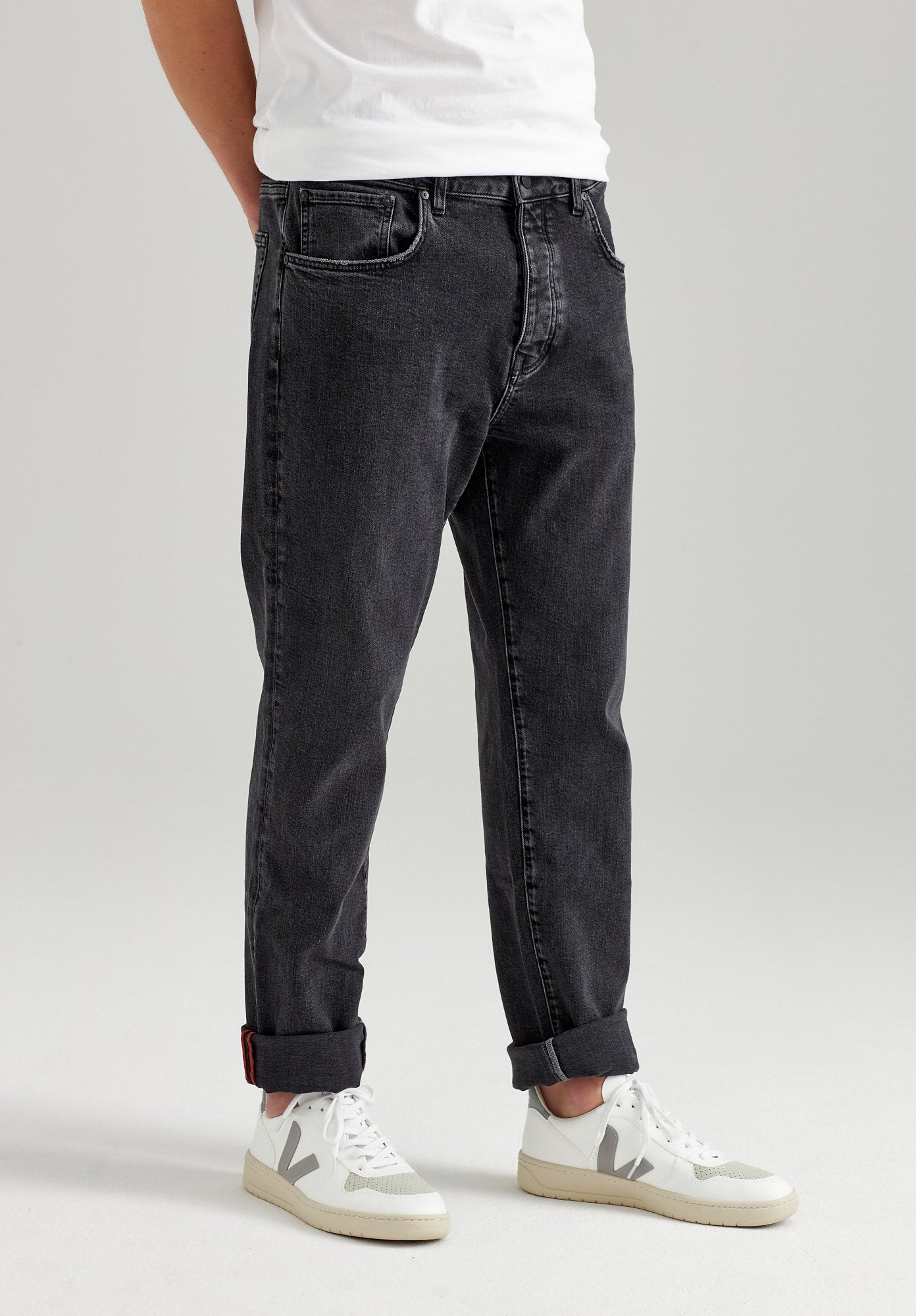 TT205 Straight Jeans
