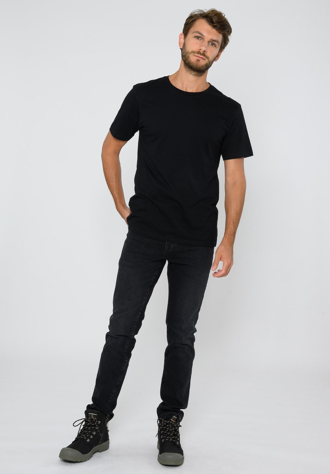 TT02 T-Shirt Black (GOTS)