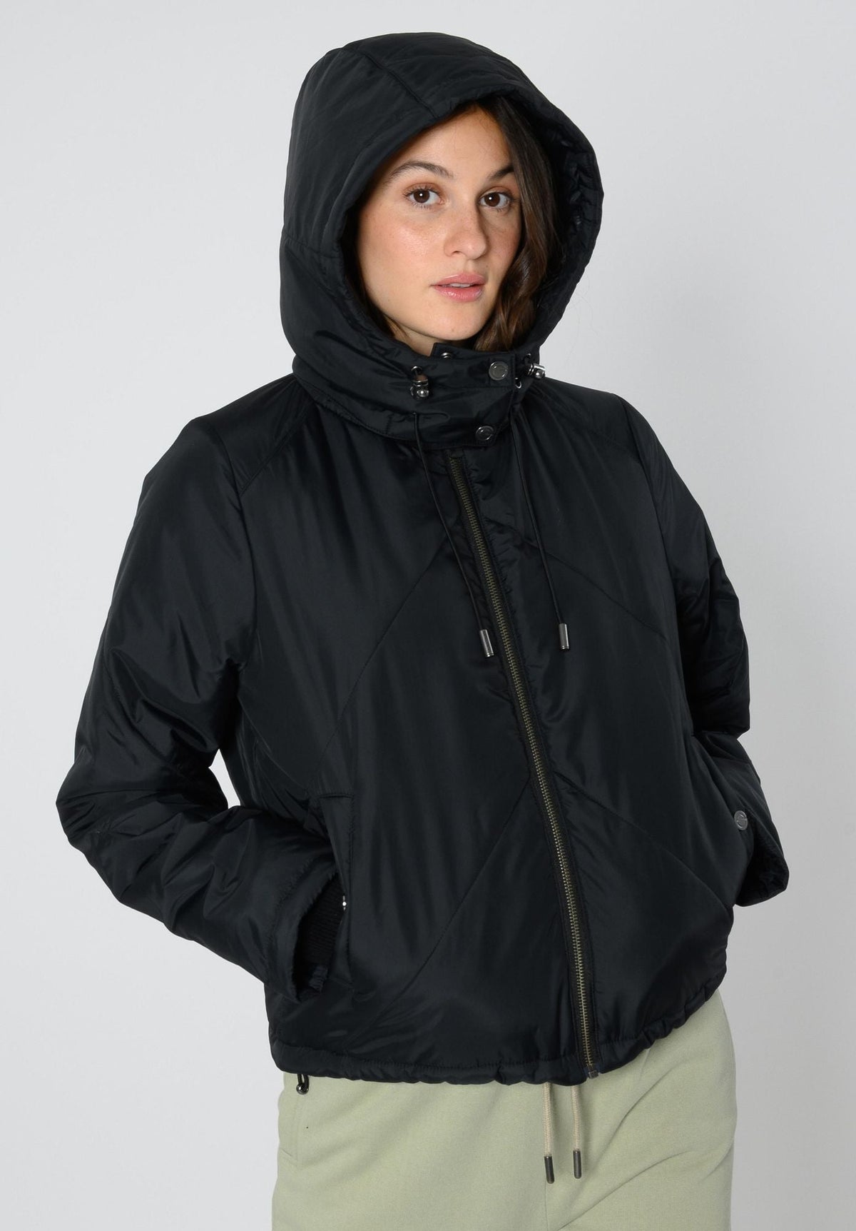 TT2031 KAPOK Short Jacket Damen in Schwarz, Kapuze auf
