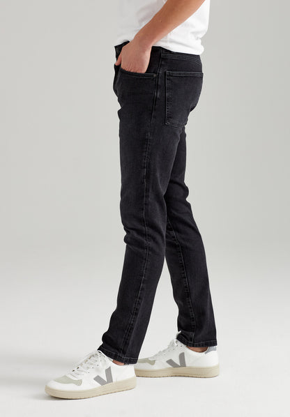 TT204 Slim Jeans