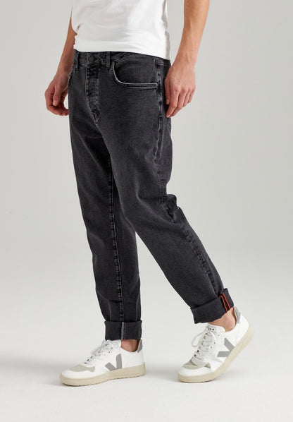 TT205 Straight Jeans