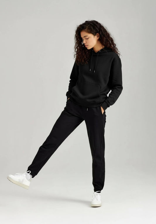 Relax Bundle black für Frauen (Hoodie + Joggingpants + Warm High Socks)