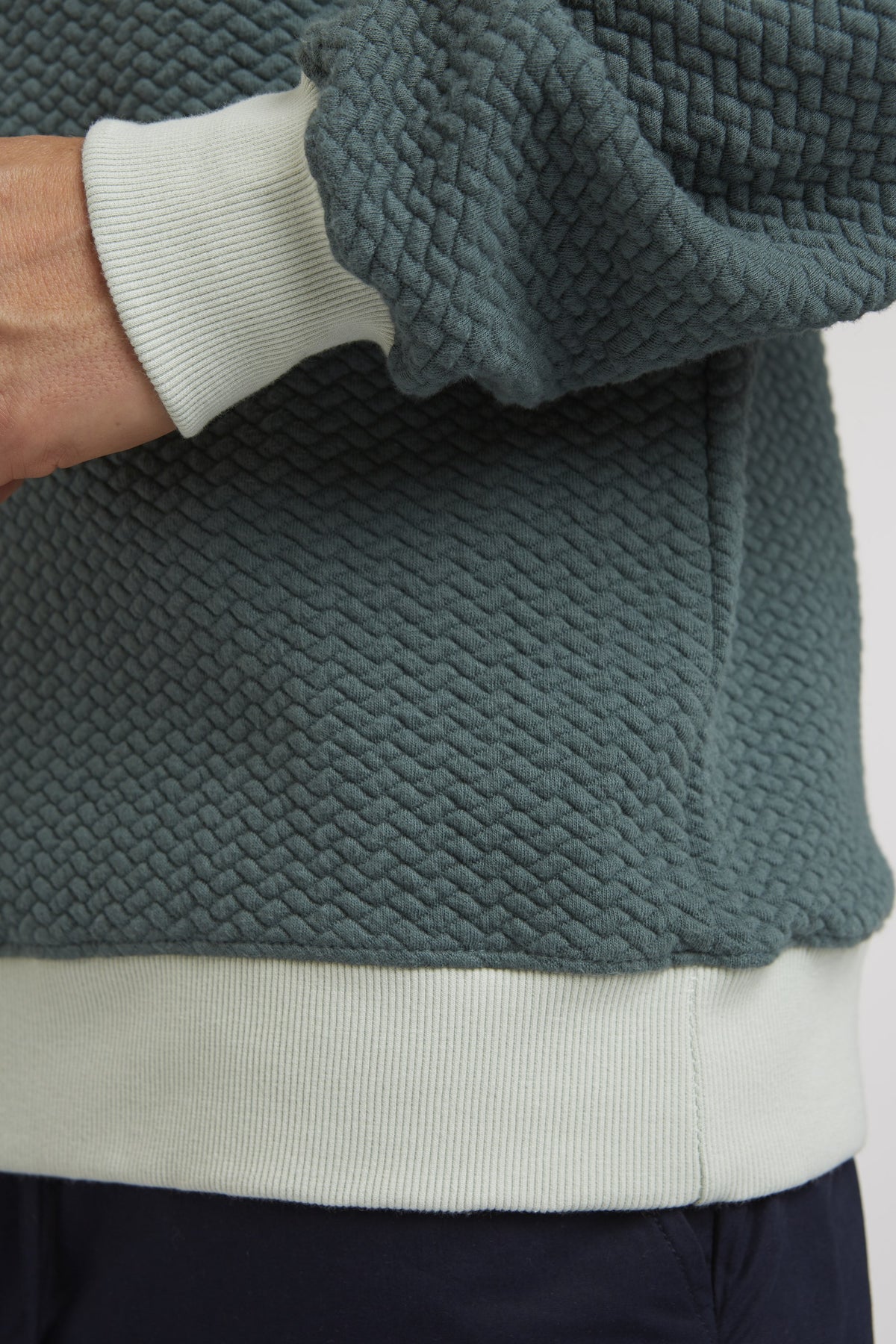 TT1029 Sweater Structured fir tree