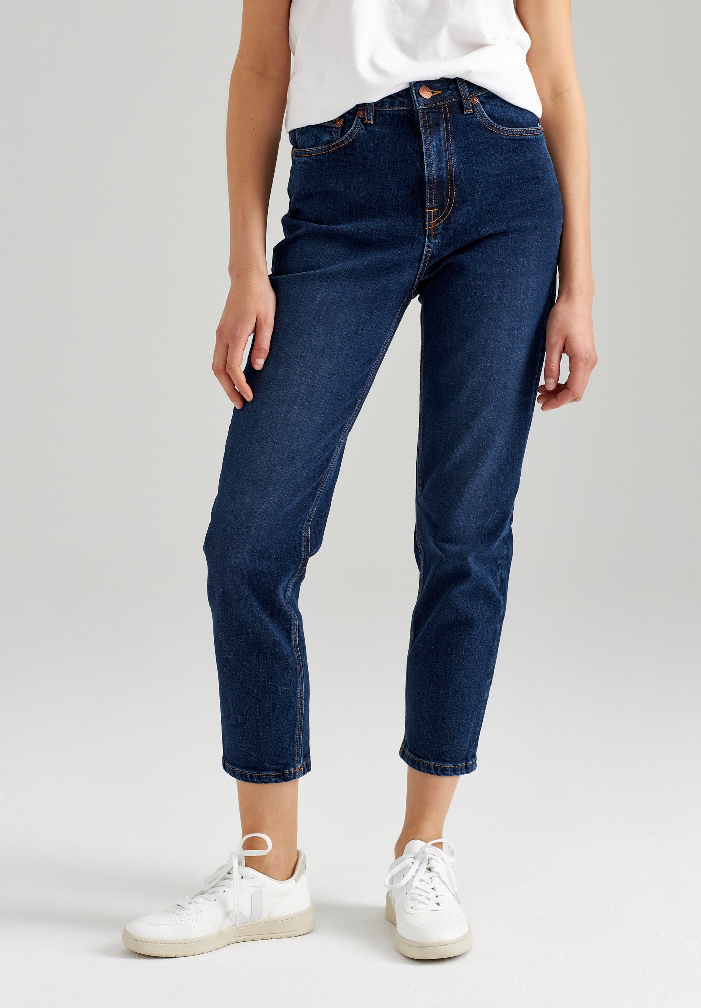 TT203 Mom Cropped Jeans